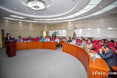 说明: E:\2019年翻译年会打印材料\2019译会年会-经纬\6\BN6A3111.jpg